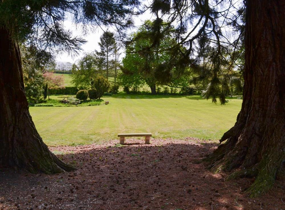 Shared facilities – Extensive gardens at Granary Lodge, 