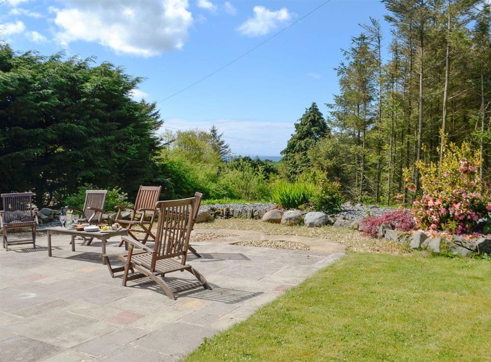 Sitting-out-area at Chestnut Lodge in Portpatrick, Wigtownshire