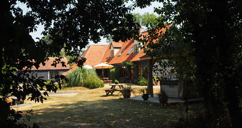 The setting of Chestnut Tree Barns: Tree Tops Apartment