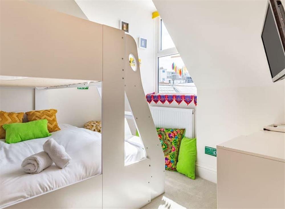 Bunk bedroom at Chi Lowen in Newquay, Cornwall