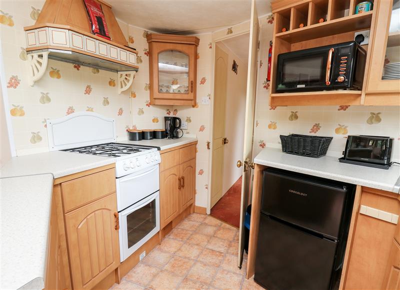 The kitchen at Chill Out Holiday, near Pencader