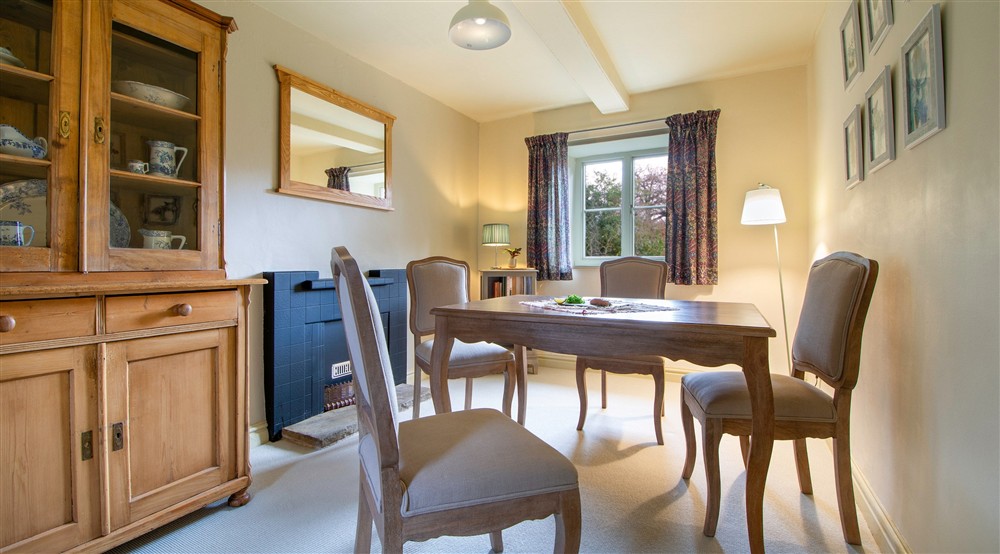 The dining room at Chirk Home Farm Cottage in Chirk, Wrexham