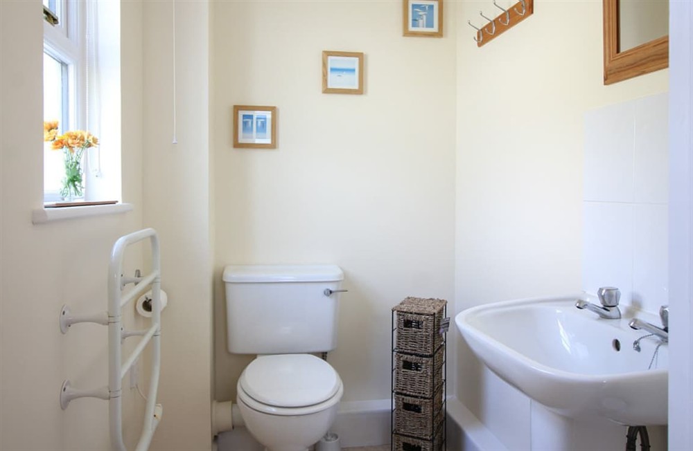 Bathroom at Chough Cottage in Falmouth, Cornwall