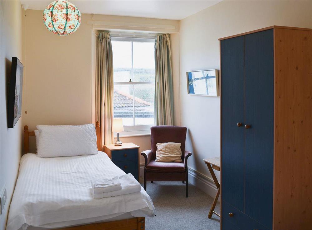Twin bedroom at Church St 1, Upper Apartment in Salcombe, Devon