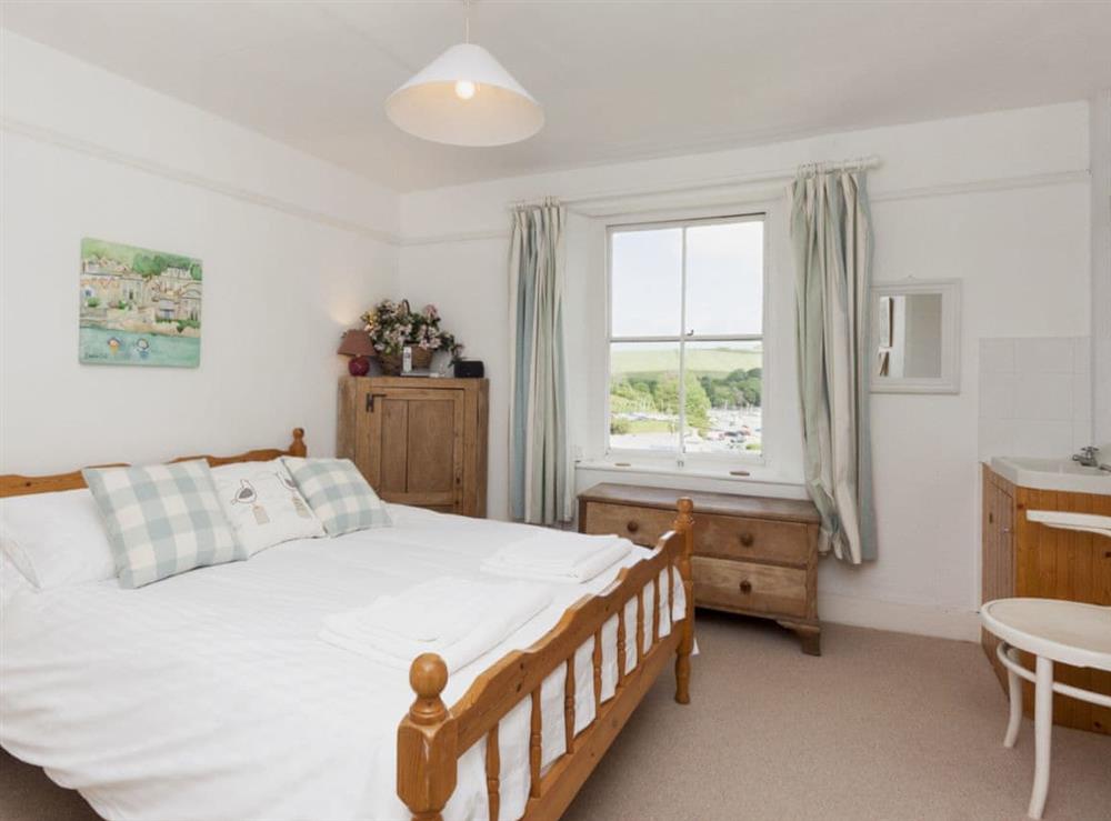 Bedroom with kingsize bed at Church Street 17 in Salcombe, Devon