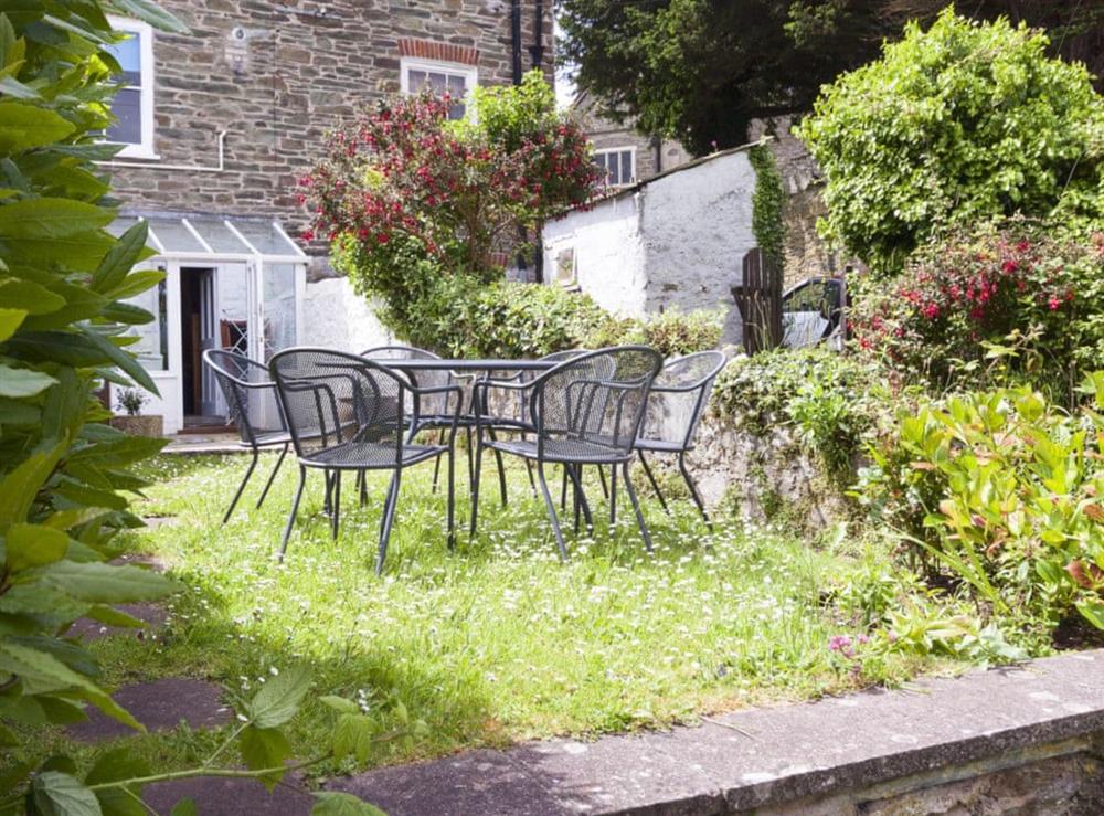 Small lawned terraced courtyard at Church Street 17 in Salcombe, Devon
