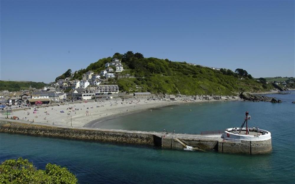 The Banjo Pier and beach at Chy An Nor in Looe
