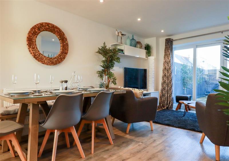 Relax in the living area at Chy Fistral, Newquay