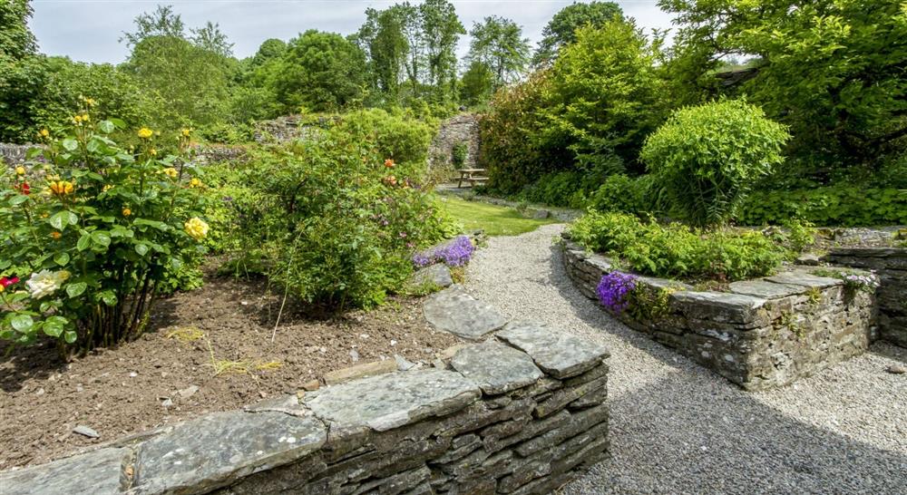 The beautiful garden at Cider Cottage in Yelverton, Devon