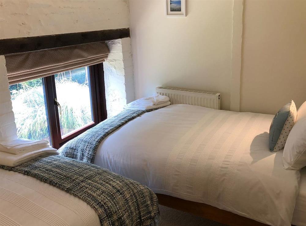 Twin bedroom (photo 2) at Cider Press in Fowey, Cornwall