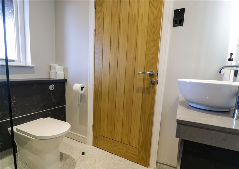 The bathroom (photo 2) at Classic Lodge 31, Dyserth