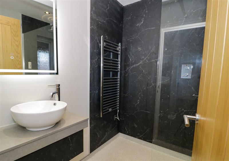 The bathroom at Classic Lodge 31, Dyserth