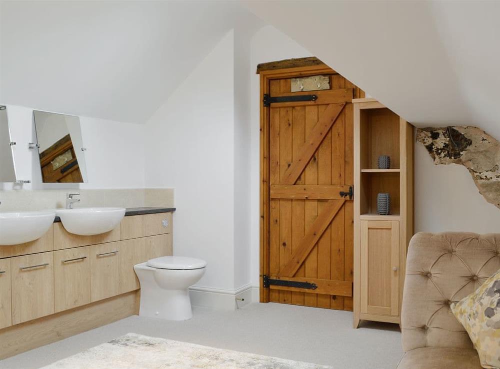 Large en-suite bathroom (photo 2) at Clawwd Gwyn in Trefriw, near Llanrwst, Gwynedd