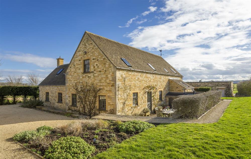 Claytons Cottage situated just half a mile from the popular Cotswold village of Lower Oddington at Claytons Cottage, Lower Oddington