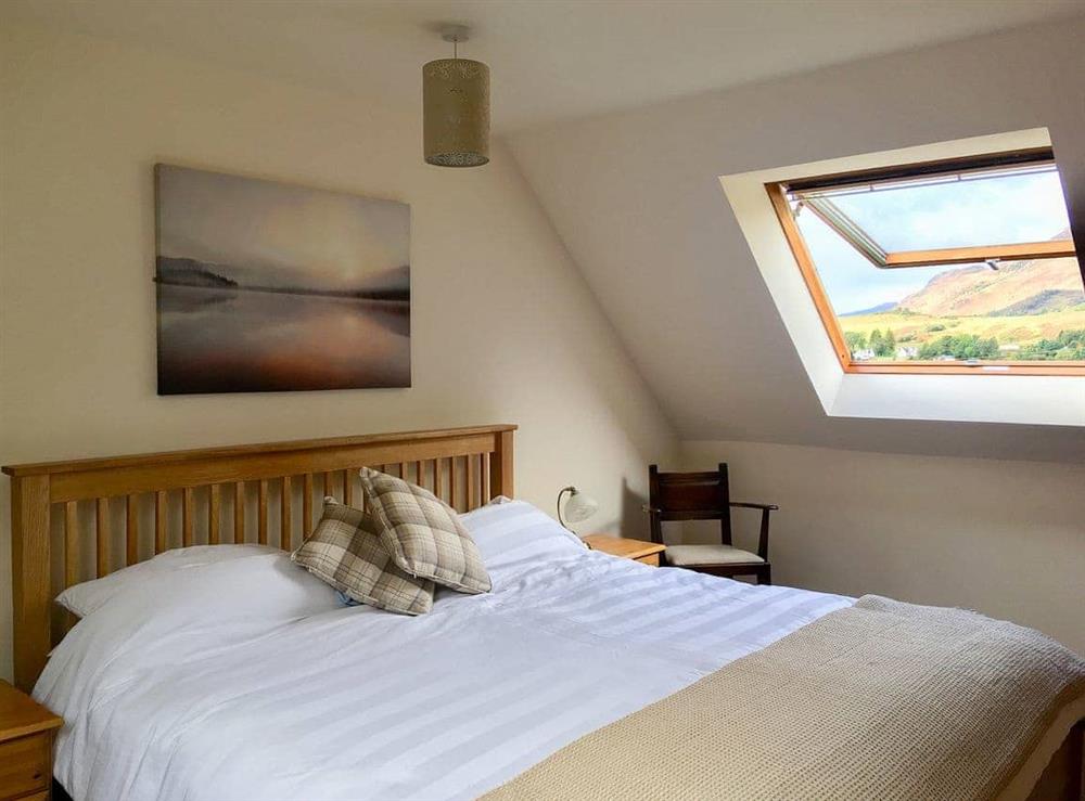 Welcoming double bedroom at Clear Waters in Dornie, near Kyle of Lochalsh, Highlands, Ross-Shire