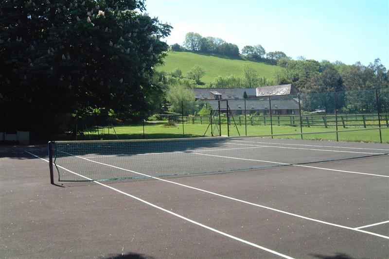 Tennis court at Cleeve Apartment, Near Dunster