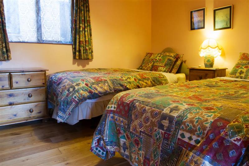 Twin bedroom at Cleeve Apartment, Near Dunster