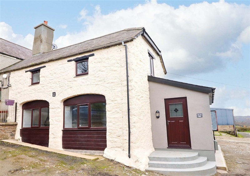 The setting of Clegir Bach at Clegir Bach, Betws Gwerfil Goch near Corwen