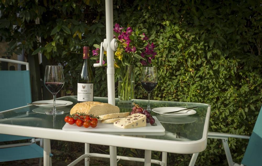Delicious and fresh local produce to enjoy al-fresco on the patio area at Clematis Cottage, Blockley