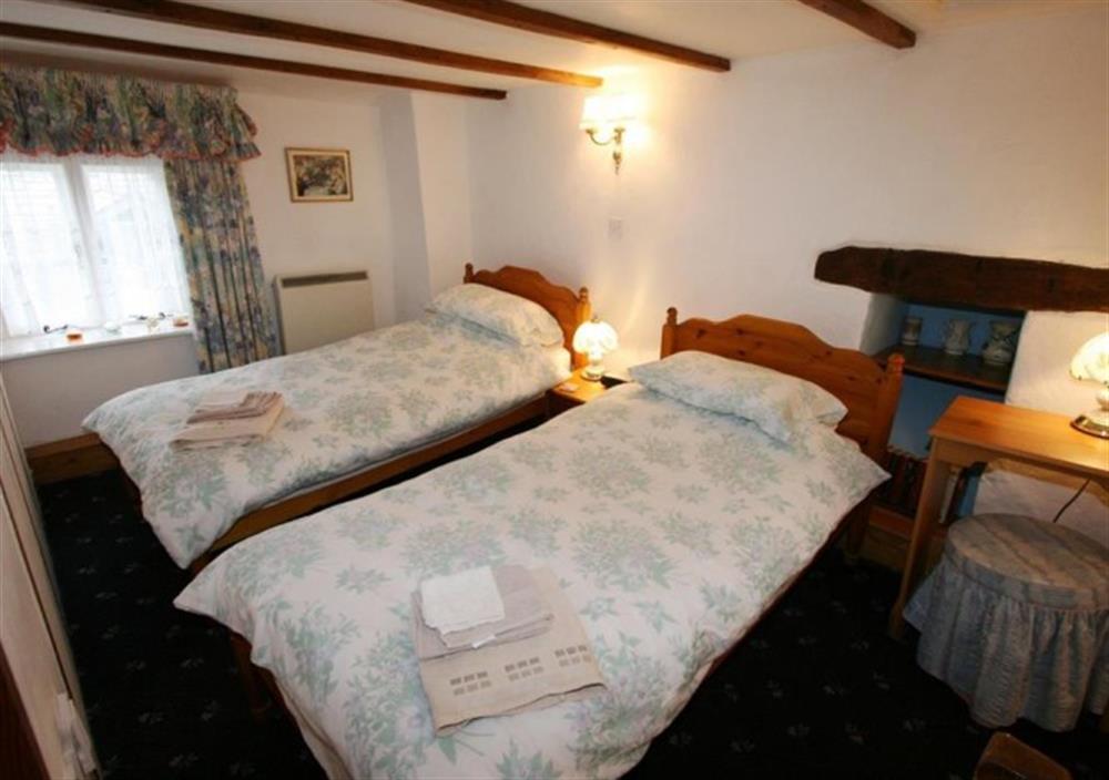 Twin bedroom at Clematis Cottage in Tintagel