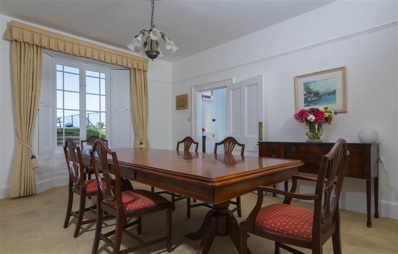 The dining area at Cliff Cottage, Galmpton