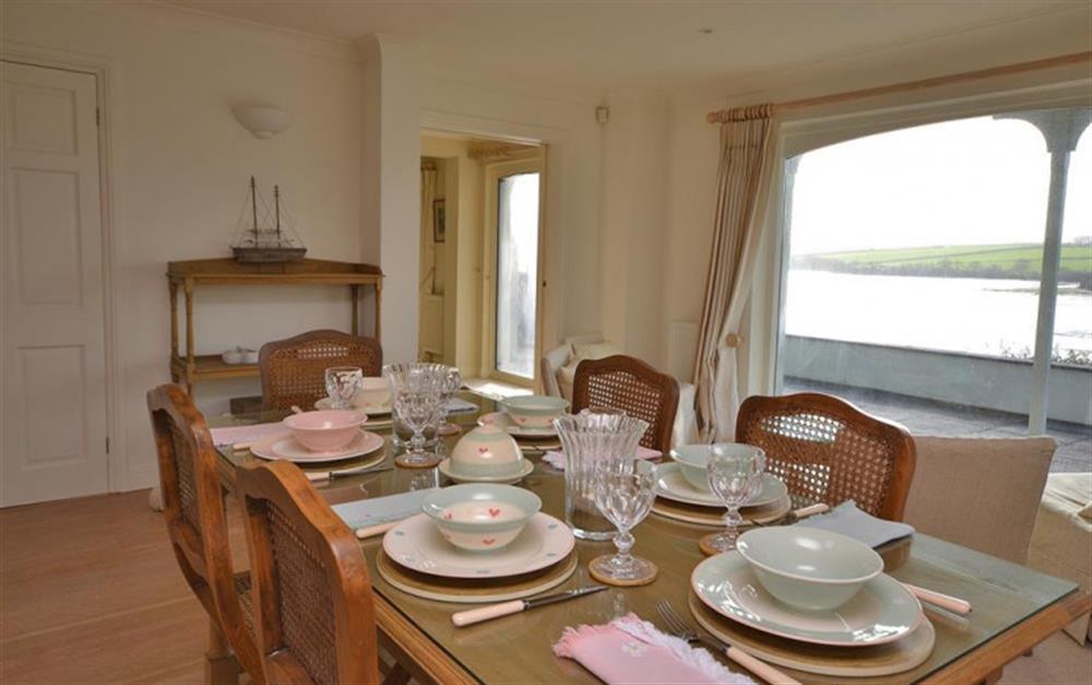 The dining table and seating area  at Cliff Crest in Kingsbridge