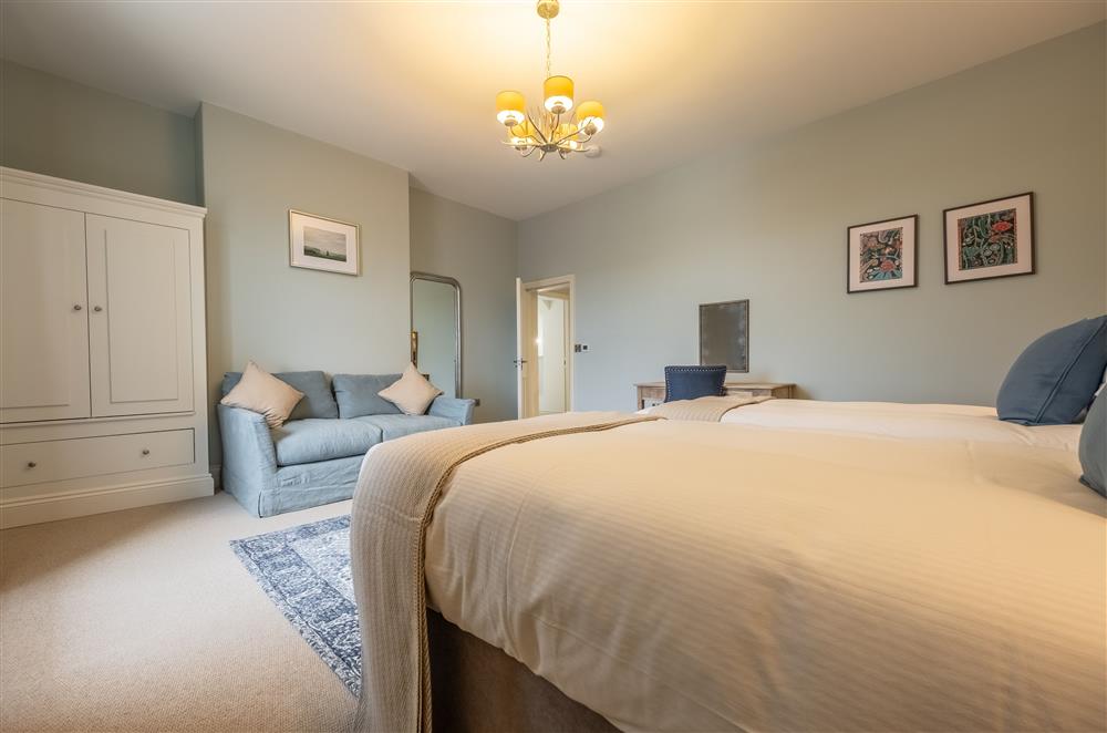 Spacious bedroom five with sofa at Cliff Farmhouse, Lincoln