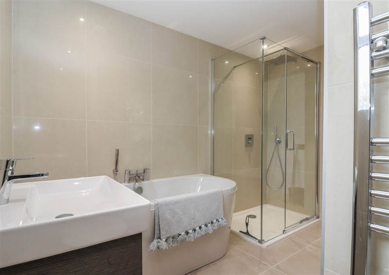 Bathroom at Cliffe House Cottage, Pateley Bridge