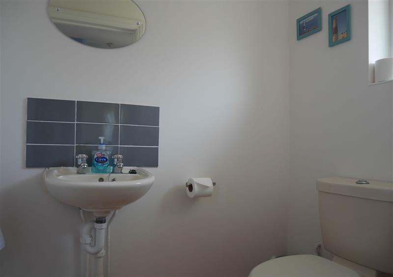 The bathroom (photo 2) at Cliffwalk Cottage, Southwell