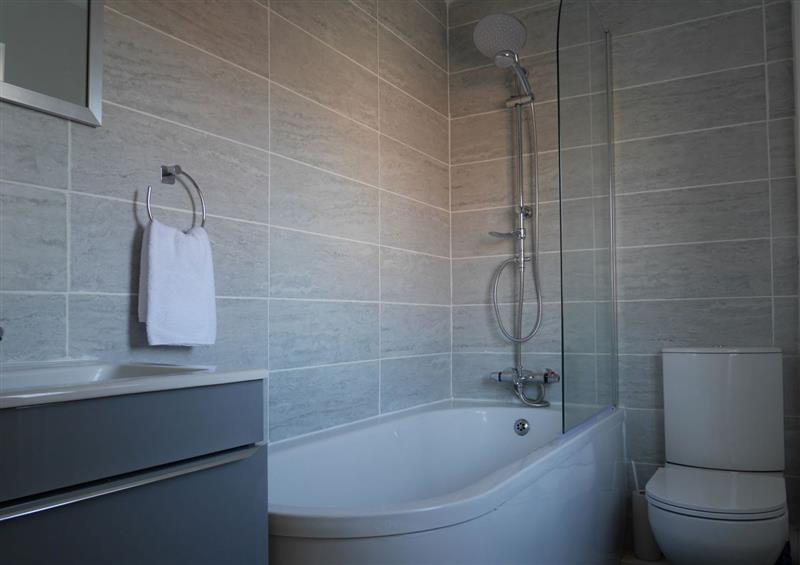 The bathroom at Cliffwalk Cottage, Southwell