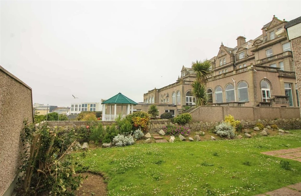 Garden and grounds at Clifton Villa in Newquay, Cornwall
