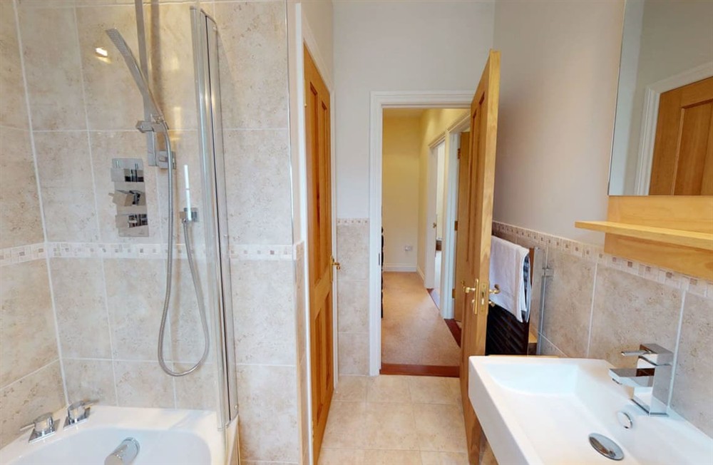 Shower room at Clipper View in Portscatho, Cornwall
