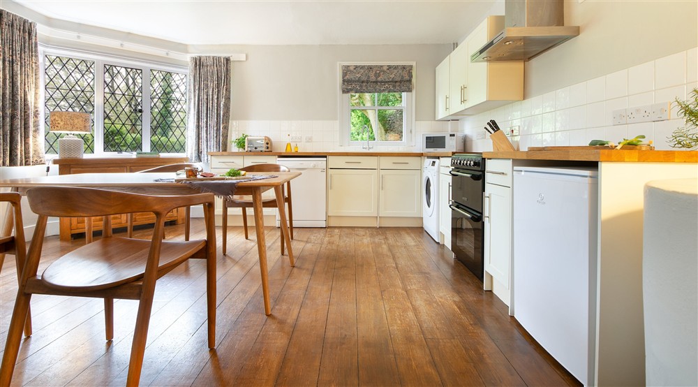 The kitchen-diner (photo 2) at Cliveden New Cottage in Nr Maidenhead, Berkshire