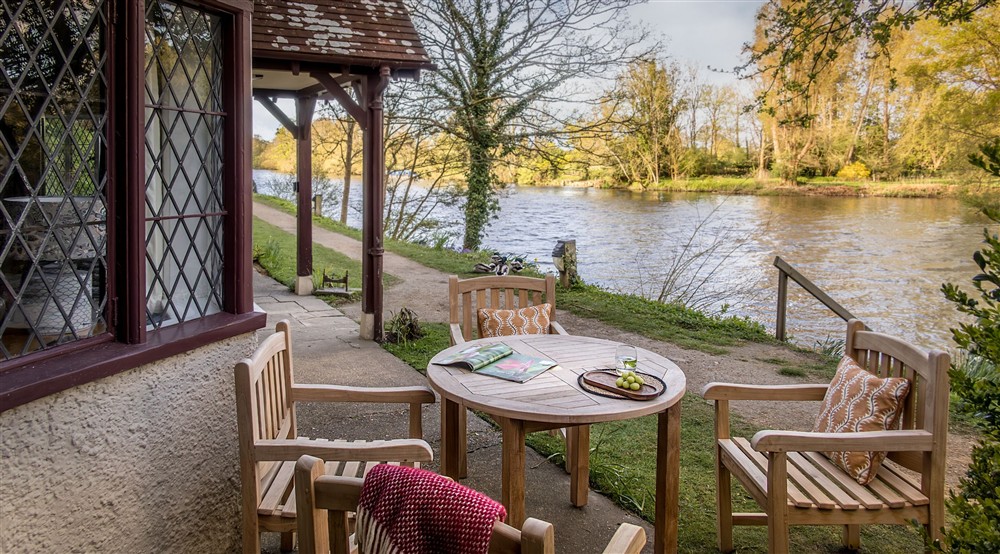 The outdoor dining furniture at Cliveden New Cottage in Nr Maidenhead, Berkshire