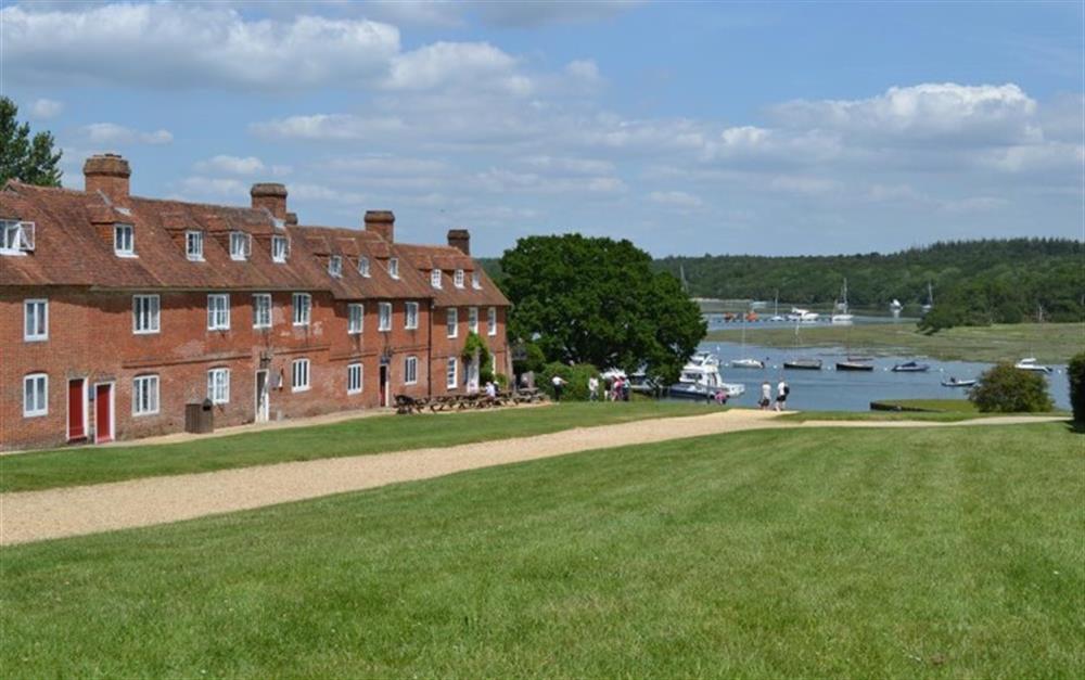 Bucklers Hard, just a 2 minute walk at Clobb Copse Cottage in Beaulieu