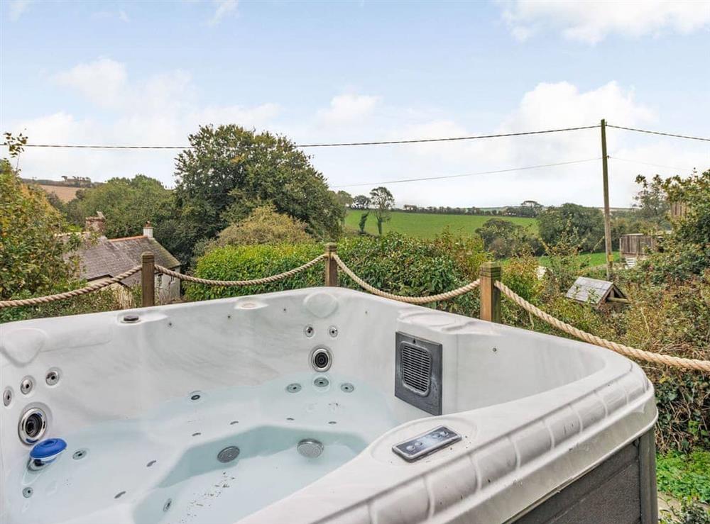 Hot tub at Clotted Cream Cottage in Ash, near Dartmouth, Devon
