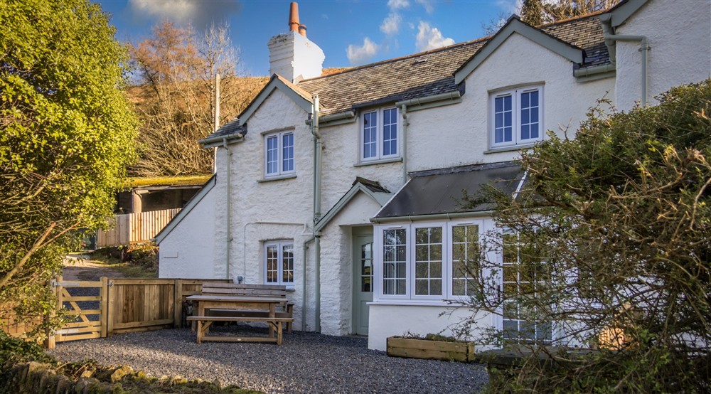 The exterior of Carver Cottage, Devon at Cloud Farmhouse in Lynton, Devon