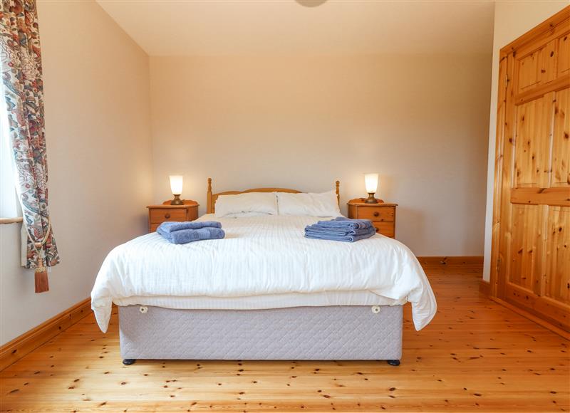 A bedroom in Cloughoge House (photo 3) at Cloughoge House, Kilrush