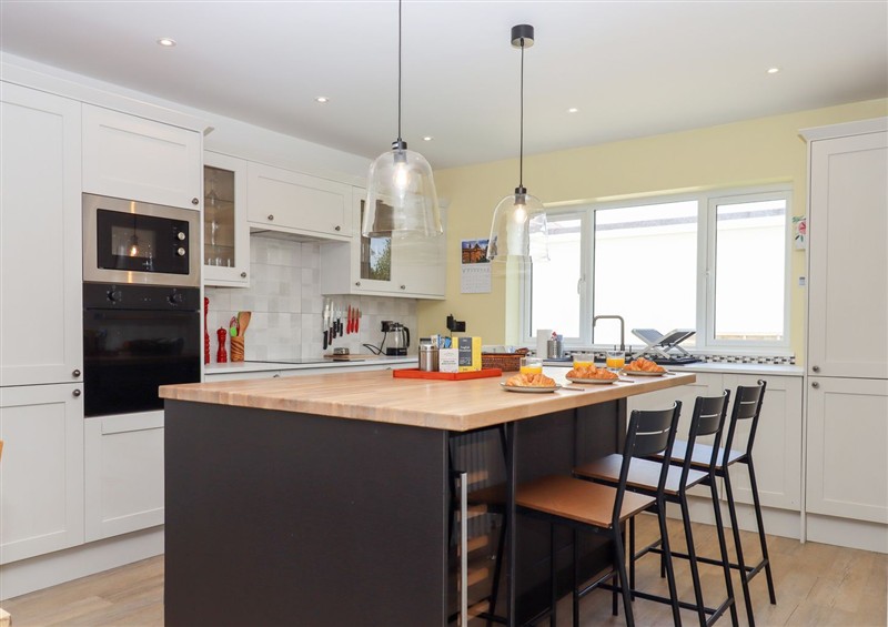 The kitchen (photo 2) at Clova, Brixham