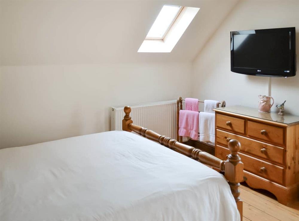 Double bedroom (photo 2) at Clover Cottage in Tetney, near Cleethorpes, Lincolnshire