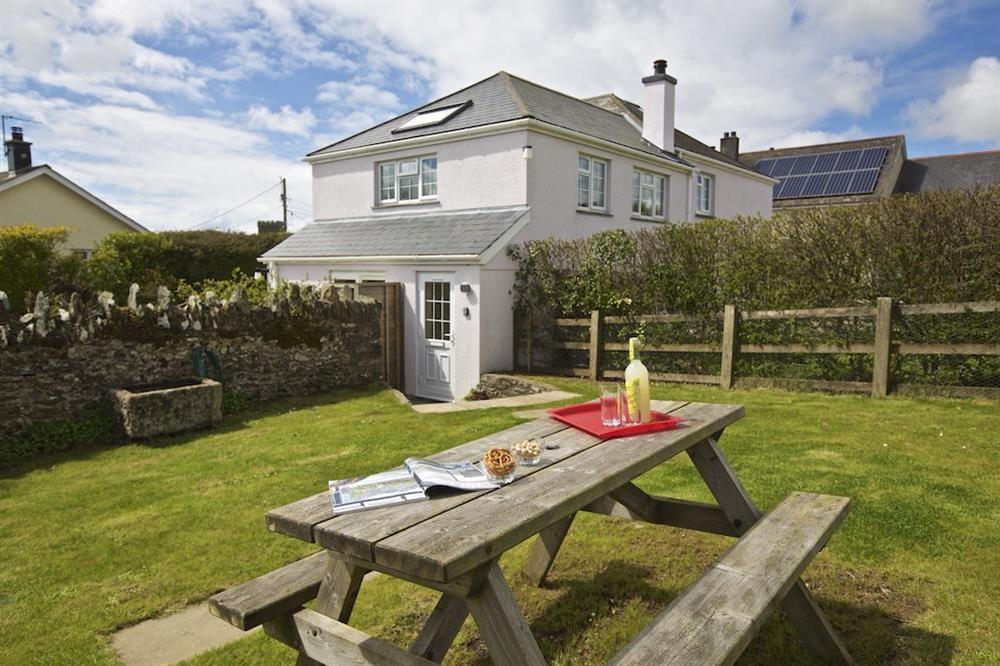 Private, secure garden with picnic table at Cloverwell in , Nr Kingsbridge