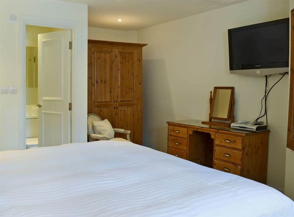 Charming en-suite double bedroom (photo 2) at Coach House in Chulmleigh, near South Molton, Devon