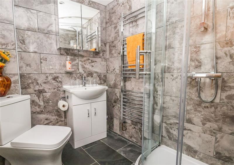 Bathroom at Coach House, Clawdd-Newydd