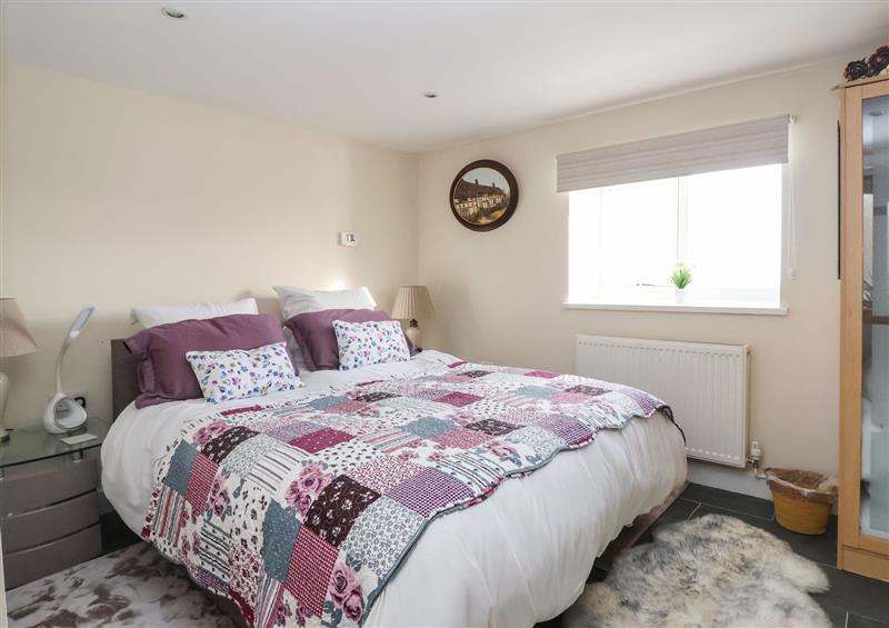 One of the 2 bedrooms at Coach House, Clawdd-Newydd