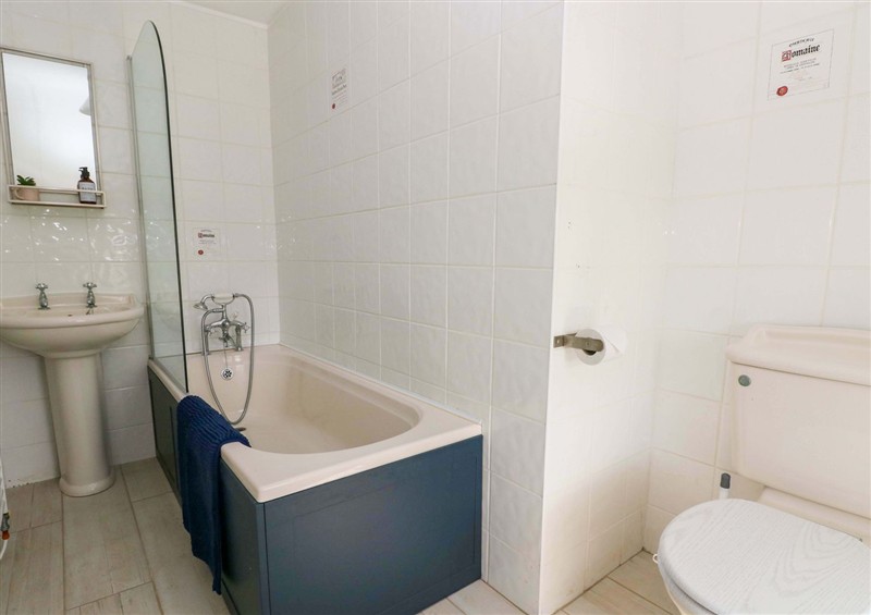 Bathroom at Coach House Cottage, Broad Haven