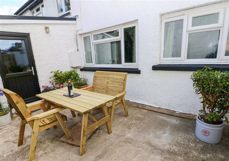 This is the patio at Coach House Cottage, Broad Haven