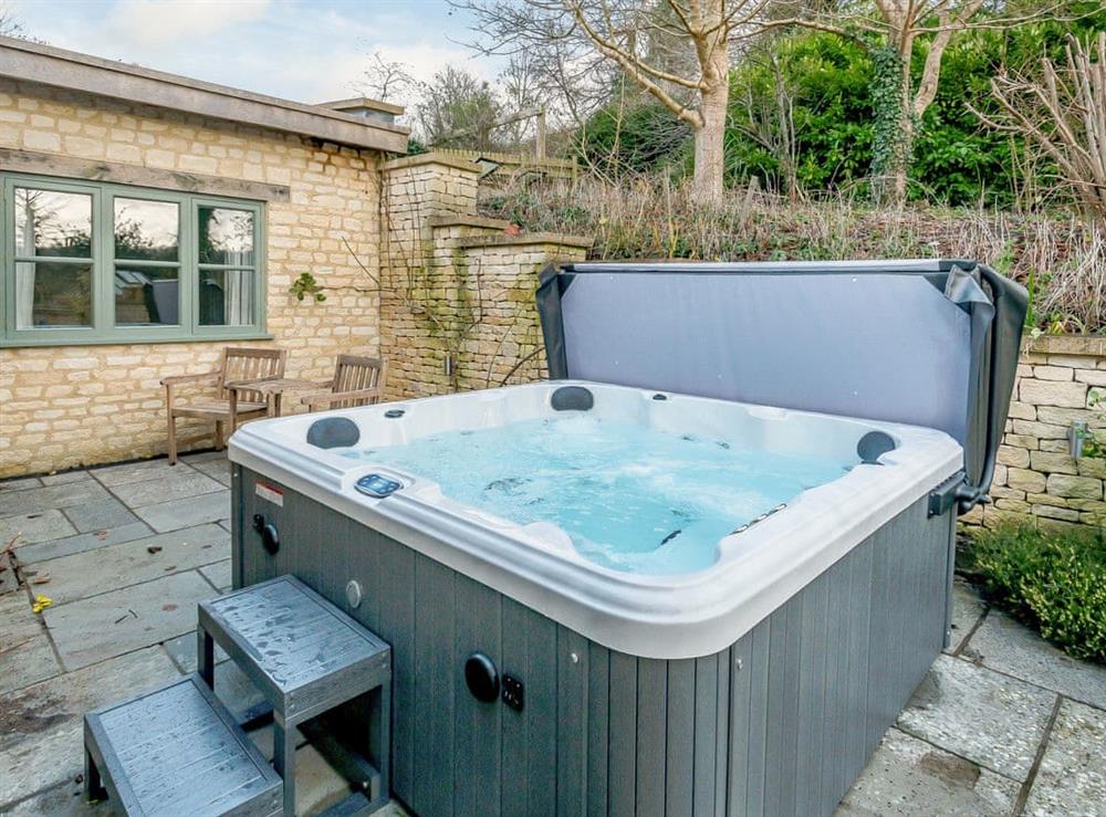 Hot tub at Coach House Cottage in Wotton-under-Edge , Gloucestershire