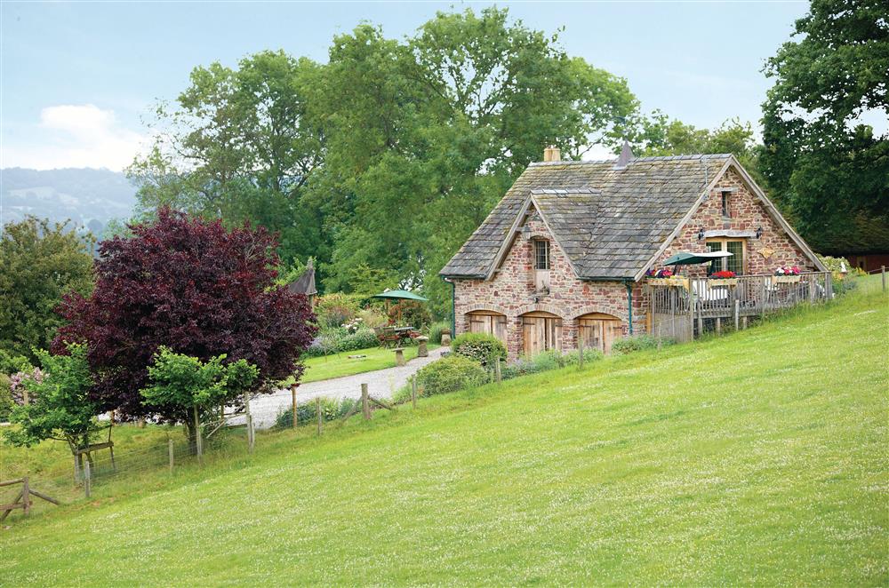 Coach House - a romantic, studio conversion in stunning grounds