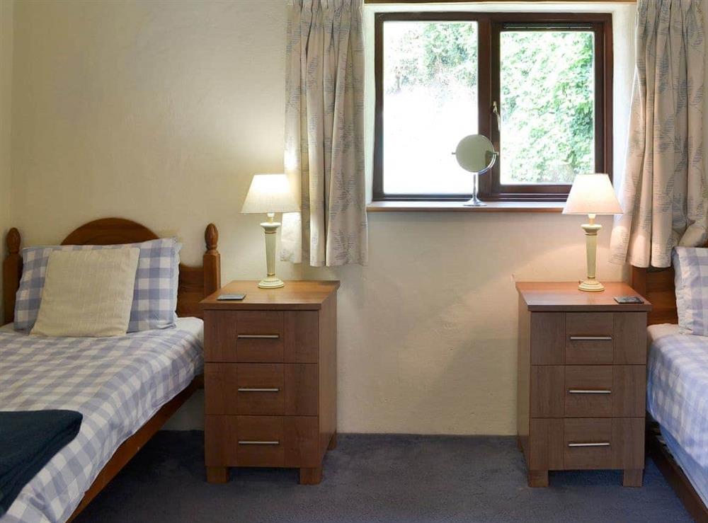 Well appointed twin bedded room at Coachmans Retreat in Pennytinney, St Kew., Cornwall