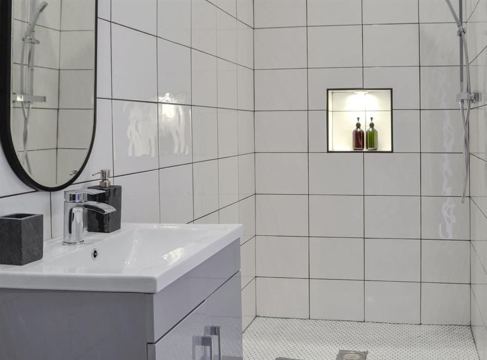 Coal House in Ammanford, Dyfed sleeps 6